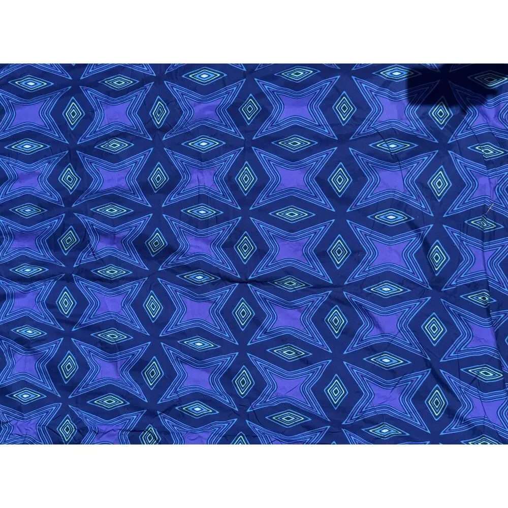 UNITED AIRLINES LIMITED EDITION PSYCHEDELIC BLANKET